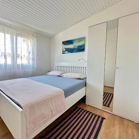 App Anita Apartment Premantura Bagian luar foto