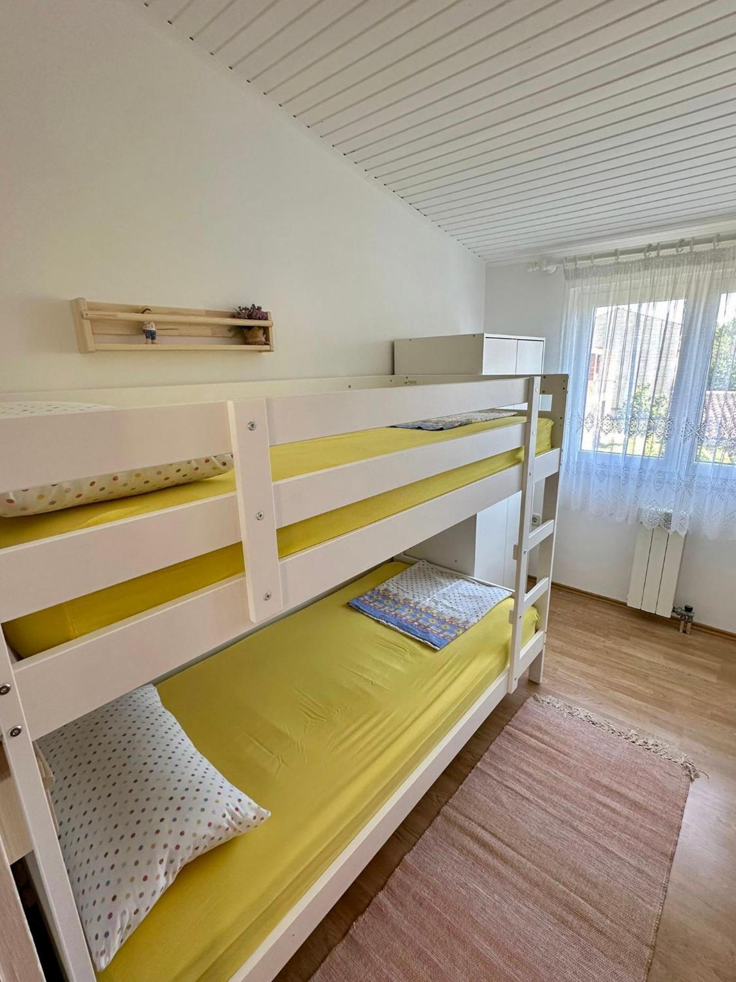 App Anita Apartment Premantura Bagian luar foto